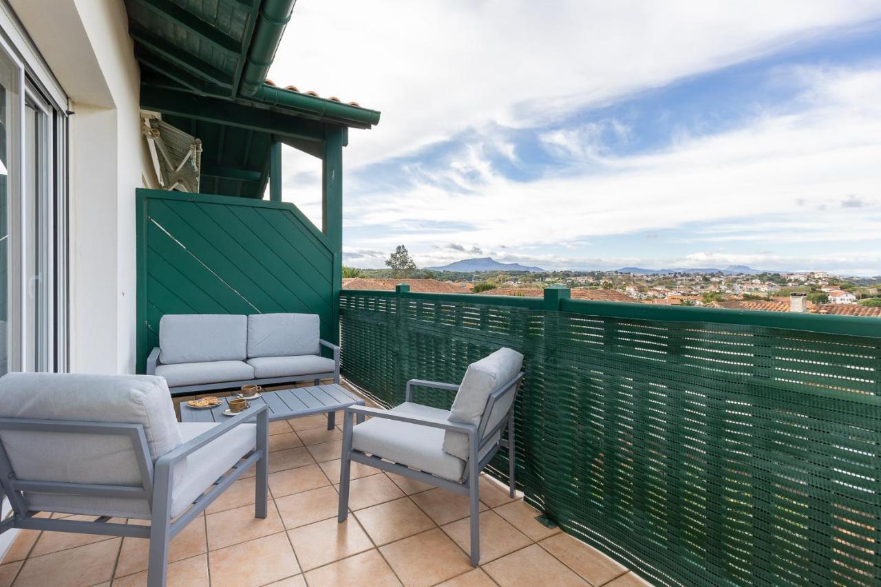 Larrun - Vue Sur La Montagne Proche De La Plage Bidart Exterior photo