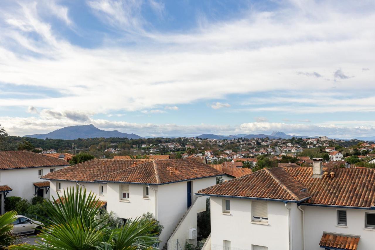 Larrun - Vue Sur La Montagne Proche De La Plage Bidart Exterior photo